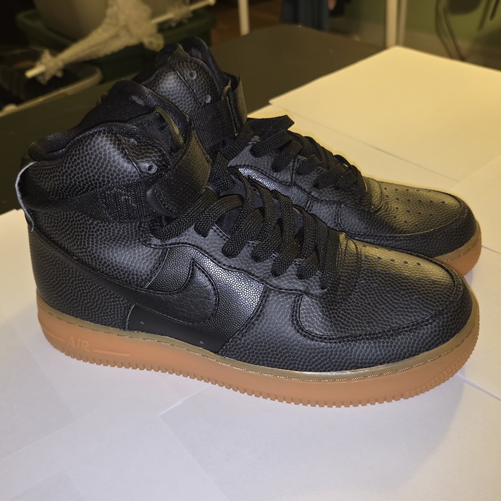 Nike Black and Brown Athletic Shoes